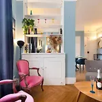 Appartement Moderne A Paris Pres Des Champs-Elysees