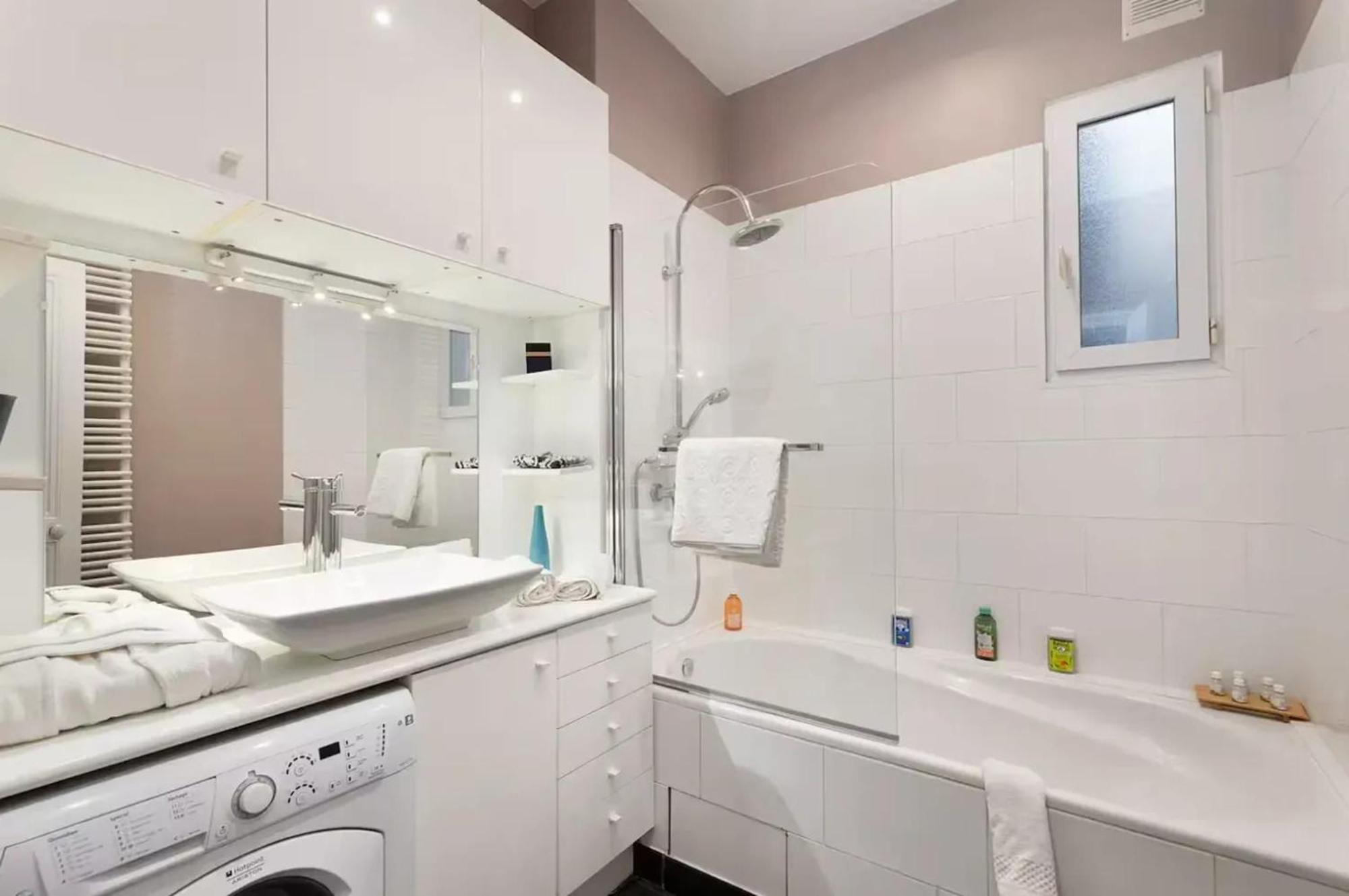 Moderne A Pres Des Champs-elysees Appartement Parijs